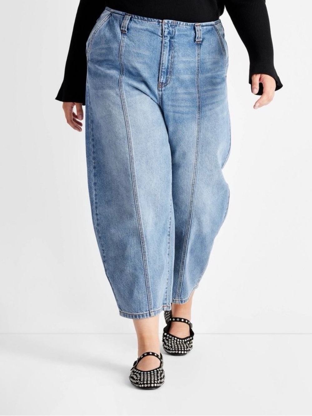 Women Mid-Rise Barrel Leg Jeans - Future Collective 26